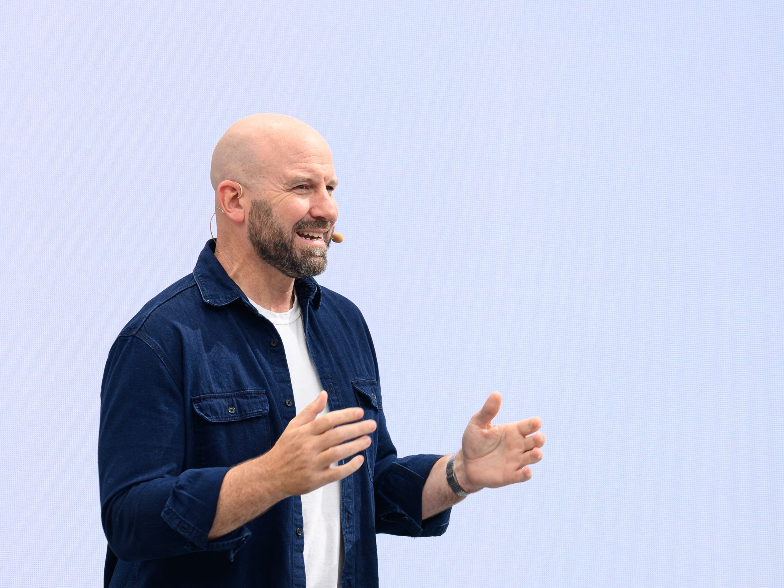 Meta Restructures Metaverse Division, Shifts Leadership Focus