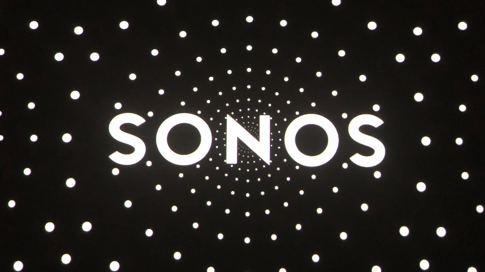 Sonos CEO Engages Directly with Customers on Threads: A Leadership Example