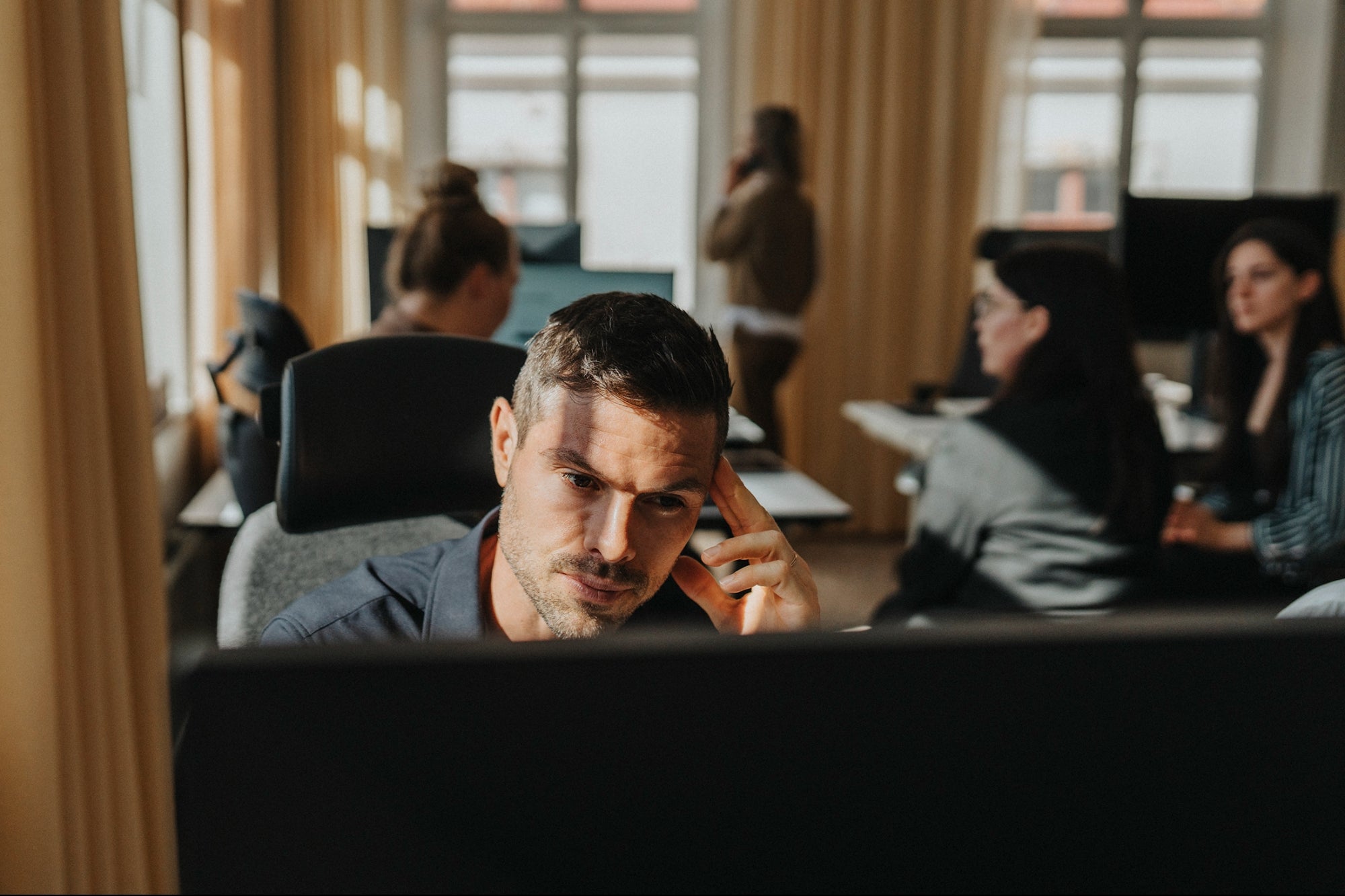 When Your Business Strategy Fails: How to Adapt Calmly and Effectively
