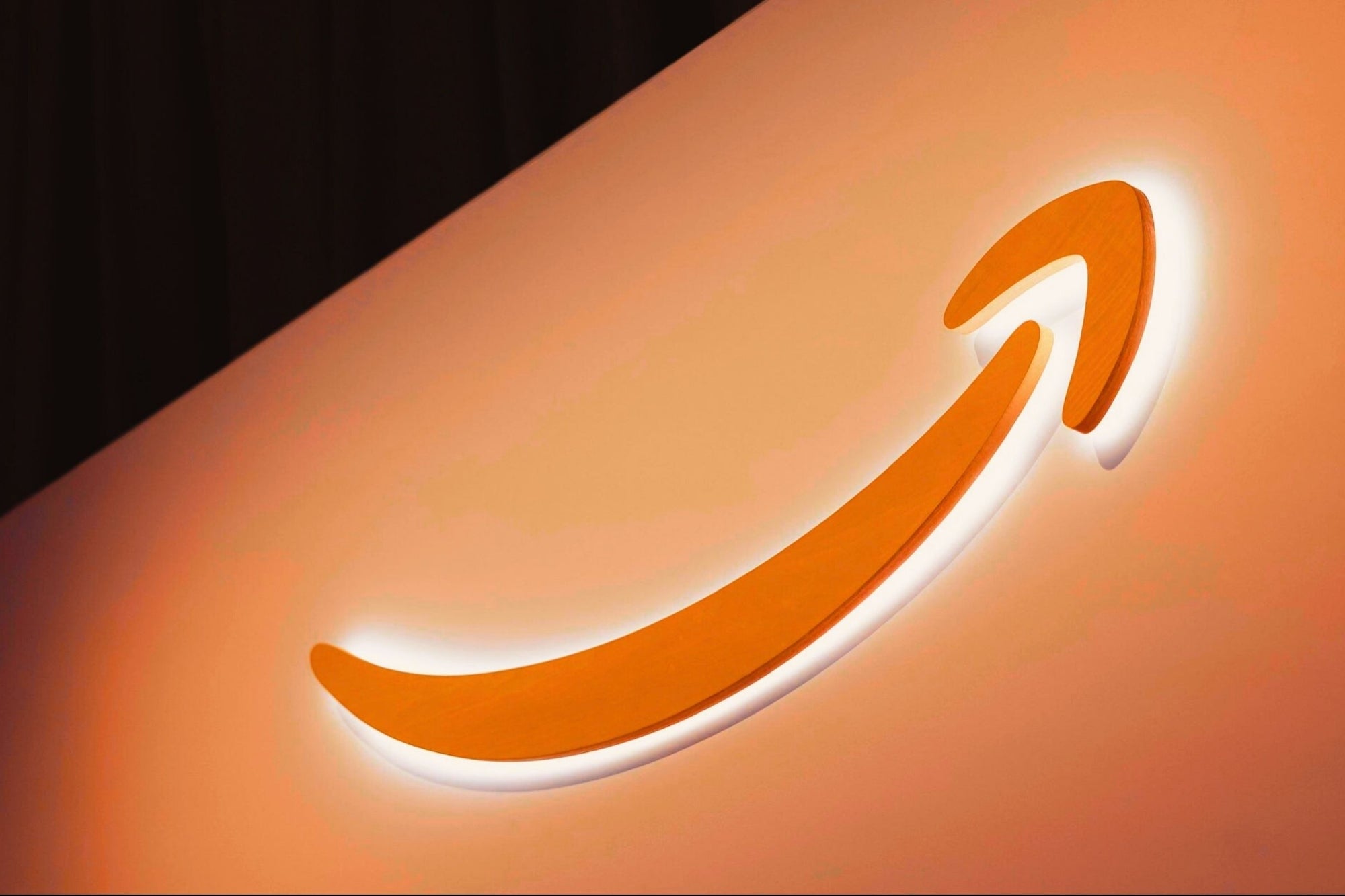 Amazon to Cut 30,000 Corporate Jobs as Restructuring Begins