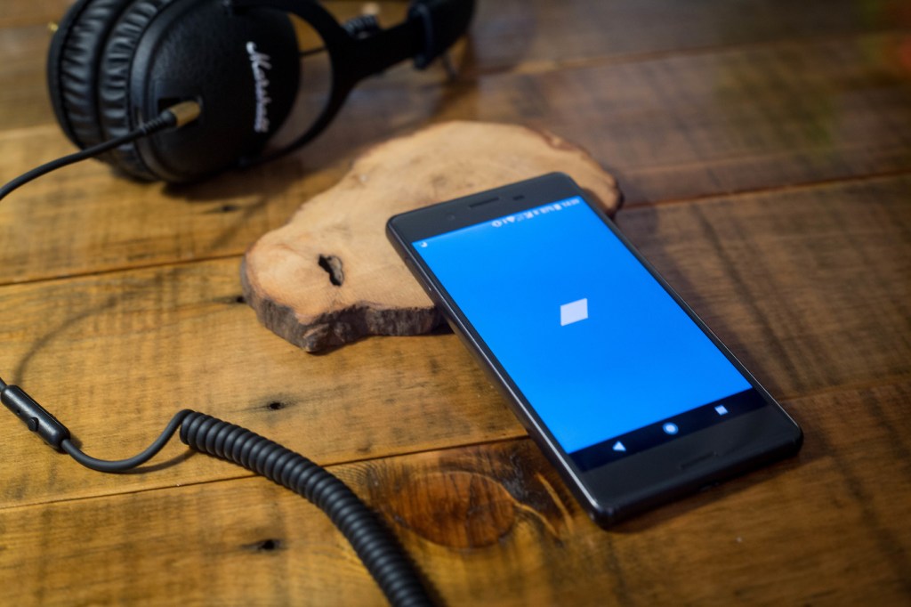 Bandcamp bans AI-generated music to support human artists