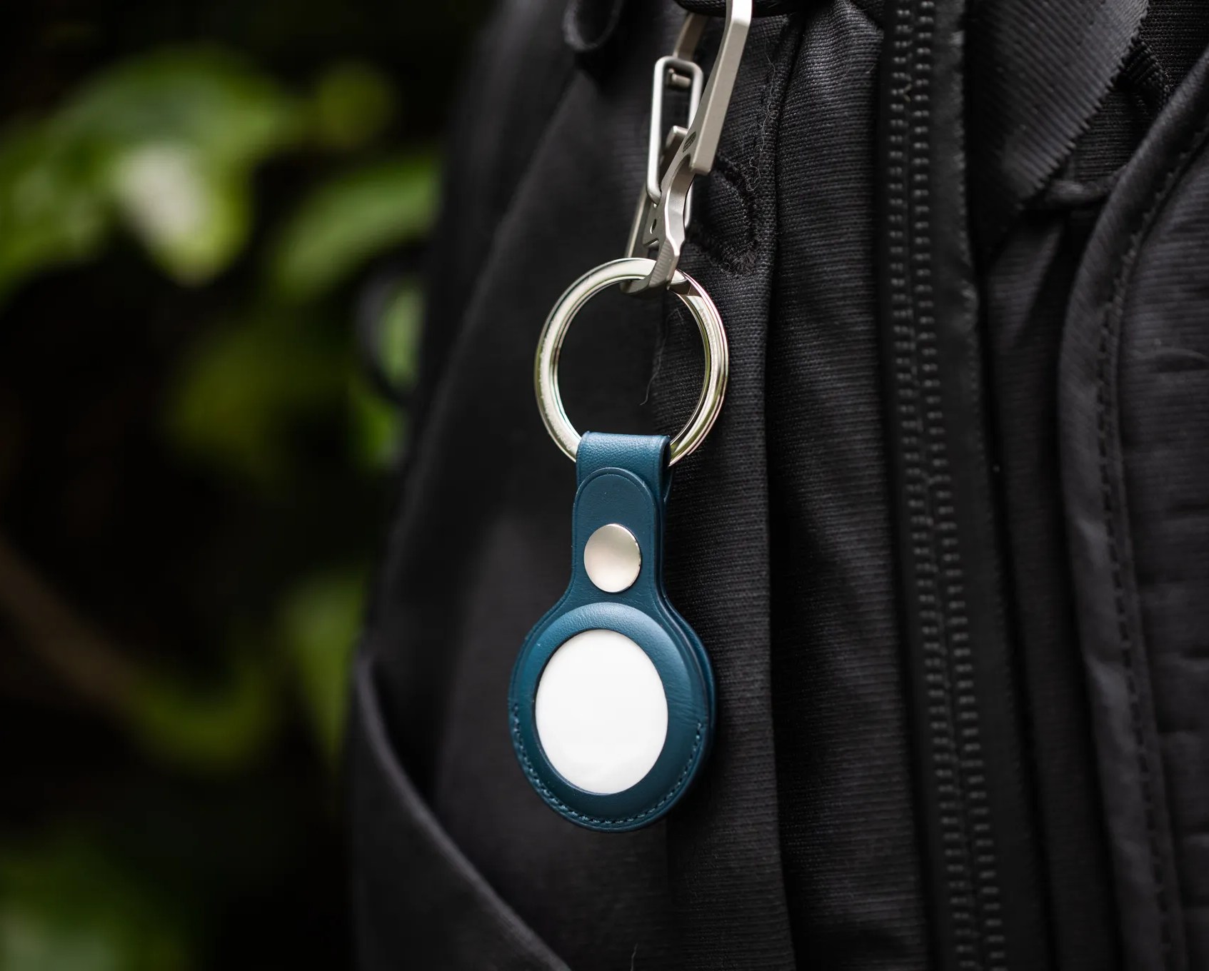 Apple Developing Compact AI Wearable Similar to AirTag