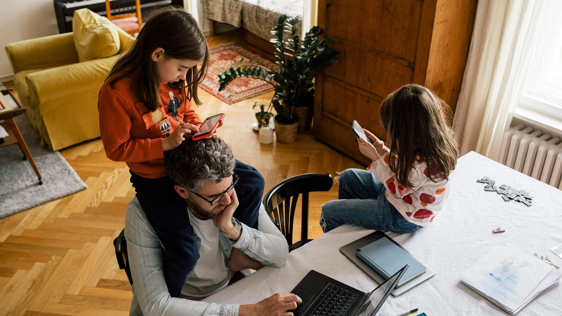 Why Entrepreneurs Should Blend Business and Family Life Instead of Separating Them