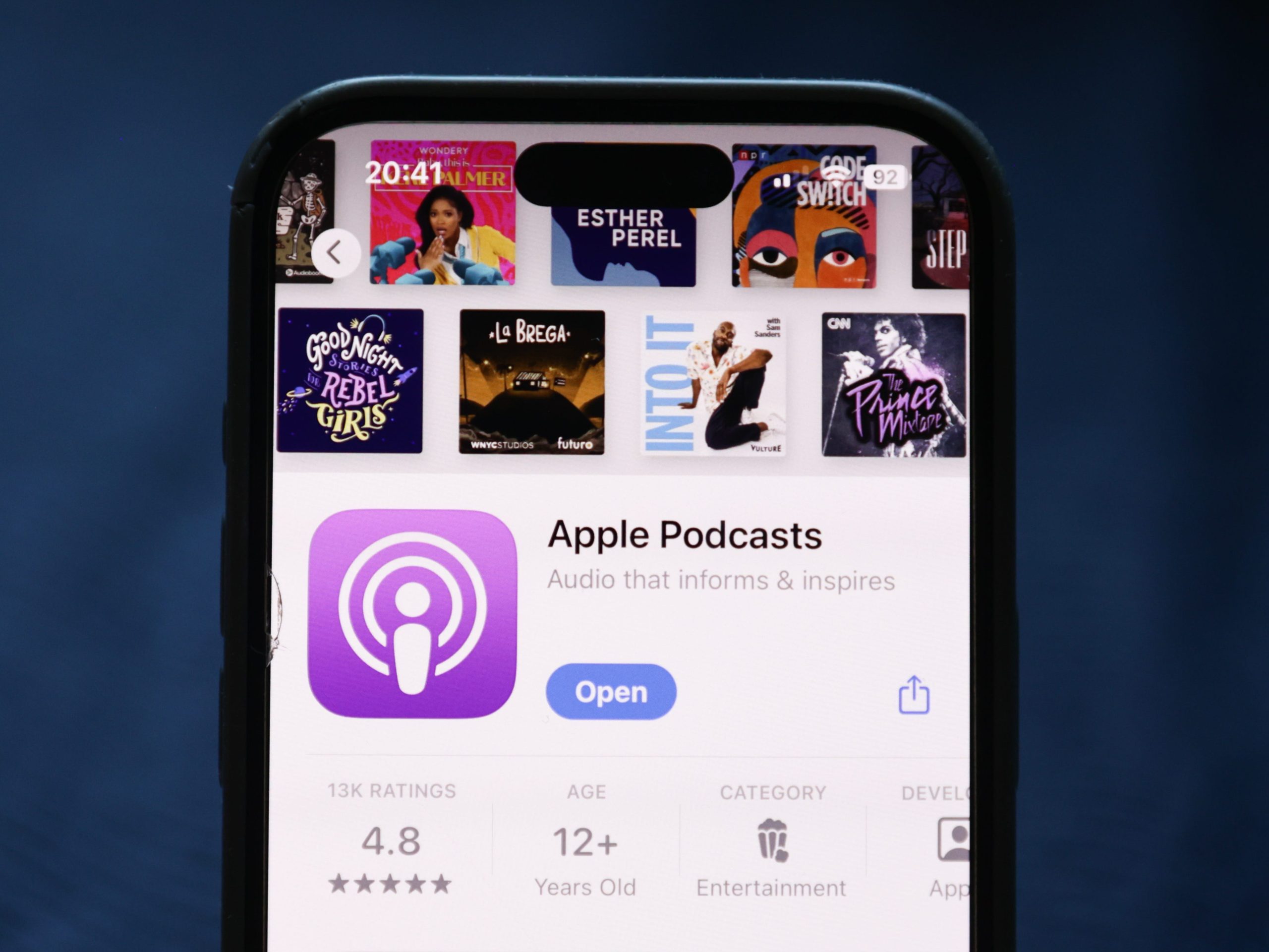 Apple Enhances Video Podcasts to Rival YouTube and Spotify