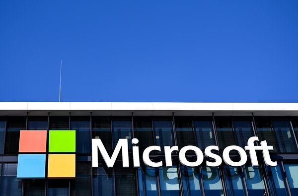 Microsoft Develops Proprietary AI Model to Diversify Beyond OpenAI