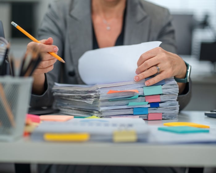 AI at Work: Productivity Gains Shadowed by Rising "Workslop" Challenges