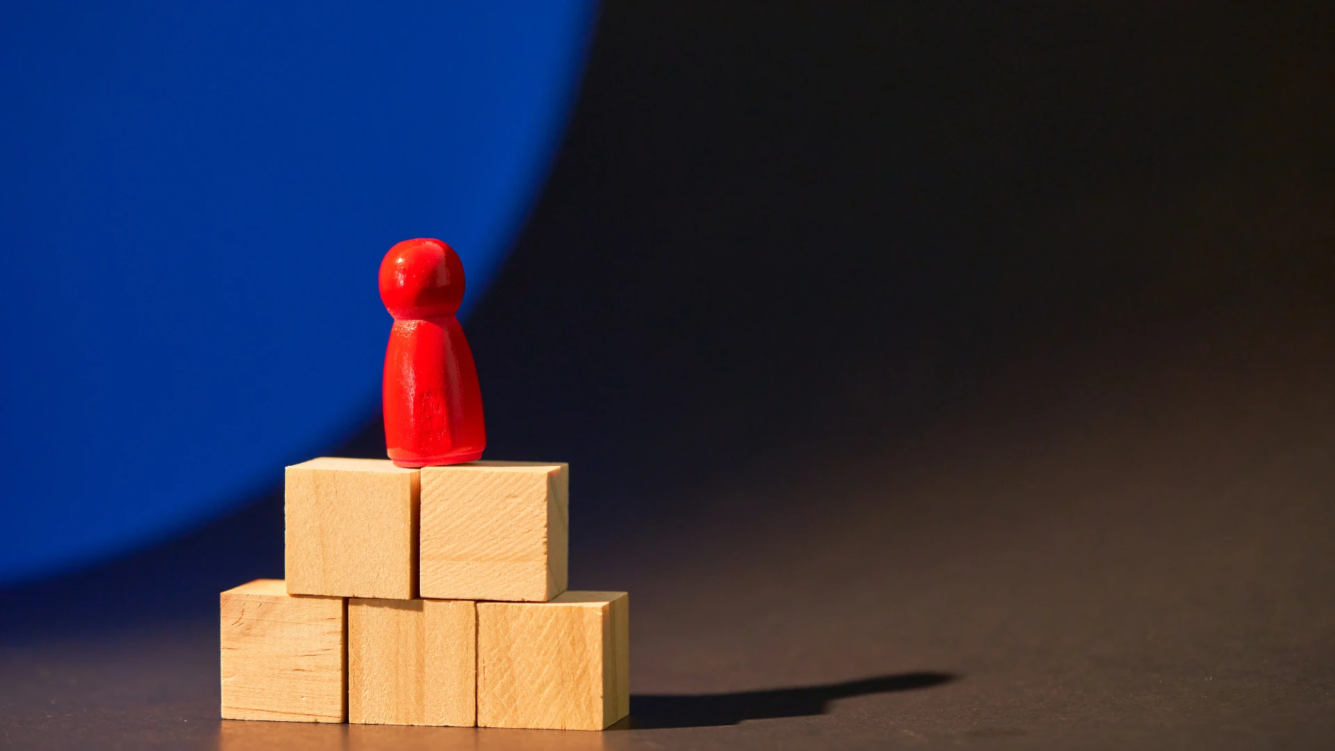 The Key to Entrepreneurial Success: Transitioning from Operator to Leader