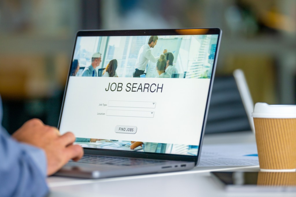 Hiring Decline Linked to Economic Factors, Not AI, LinkedIn Reports