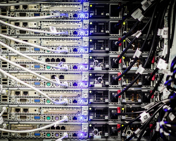 Global Financial Watchdog Raises Concerns Over Private Credit's Impact on AI Growth