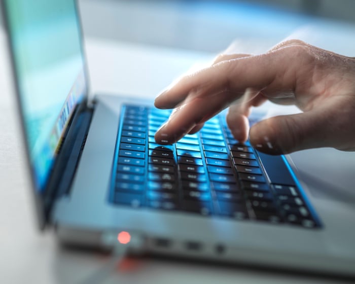 UK Job Seekers Voice Frustrations Over AI Interview Experiences