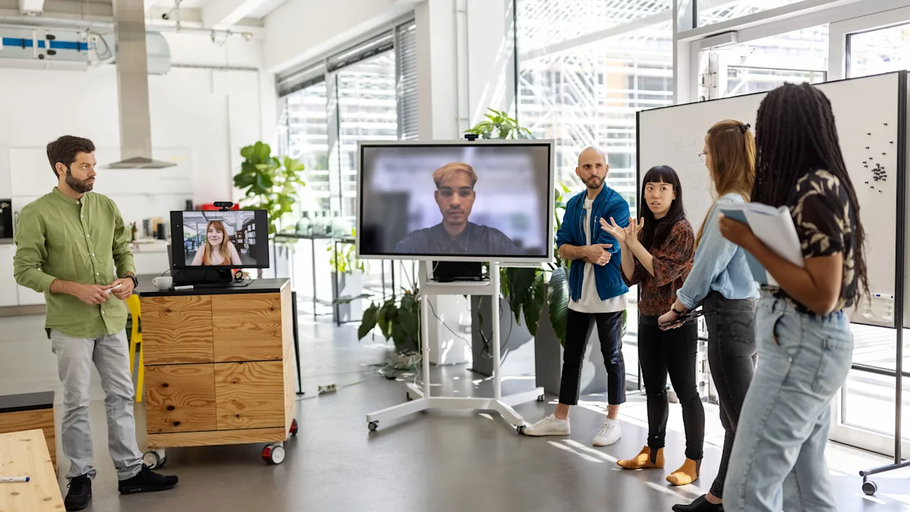 Dropbox's Chief People Officer Critiques Hybrid Work, Advocates for Remote-First Approach