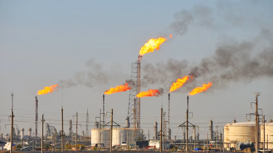 AI Sparks Unprecedented Surge in Natural Gas Power Plant Construction Amid Controversy