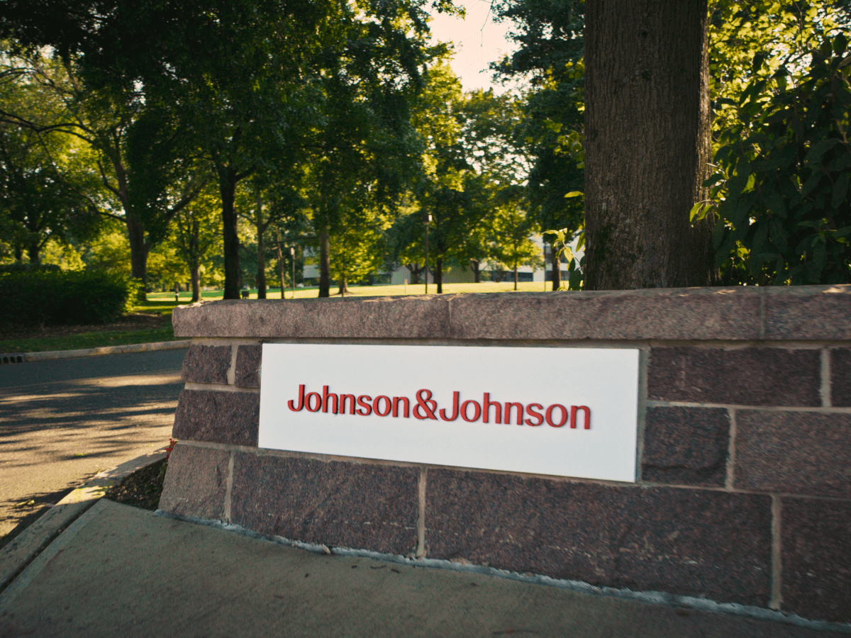 FDA Approves J&J's Ottava, a Table-Integrated Surgical Robot for Upper Abdomen Procedures