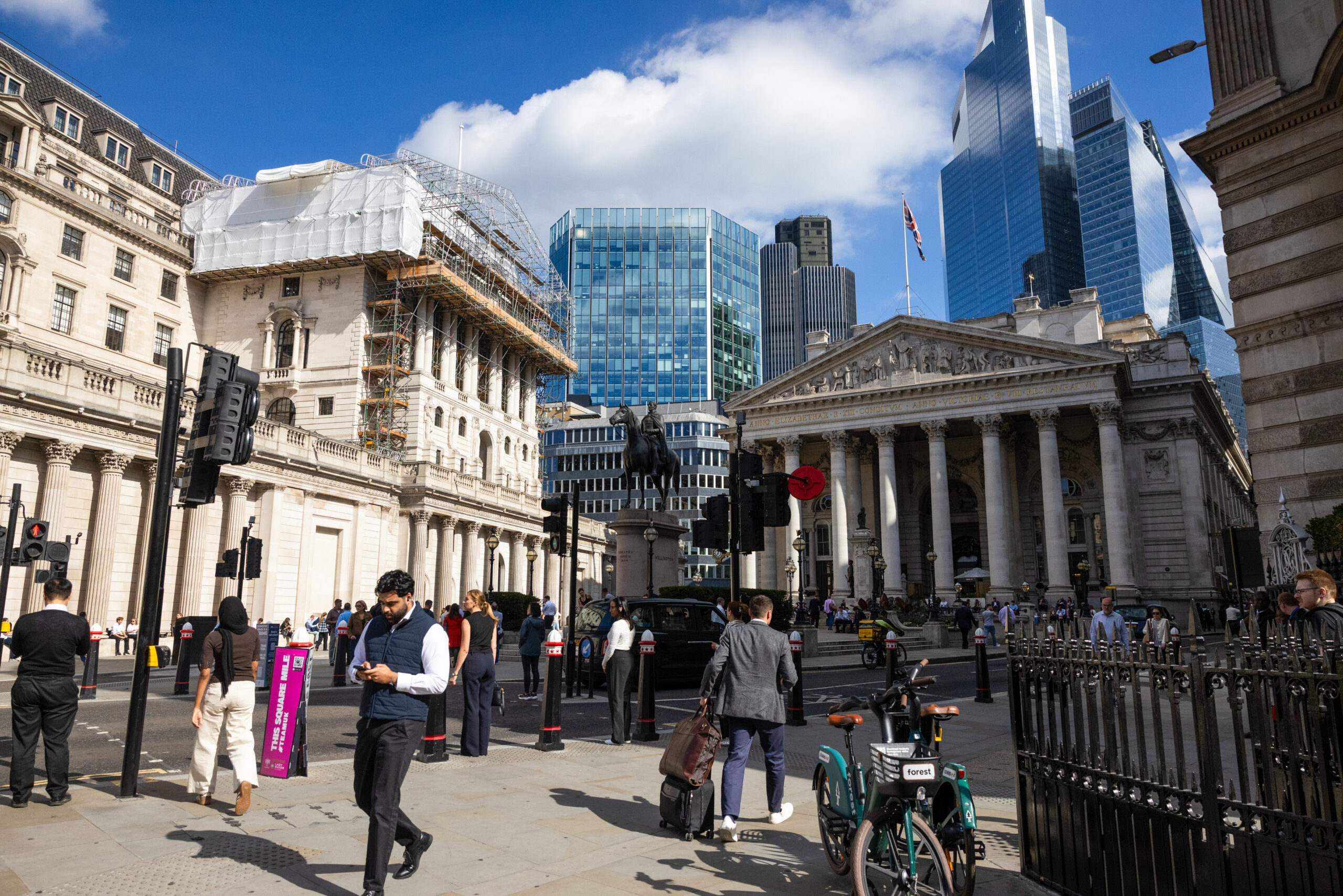 Bank of England weighs AI risk in next financial sector stress test
