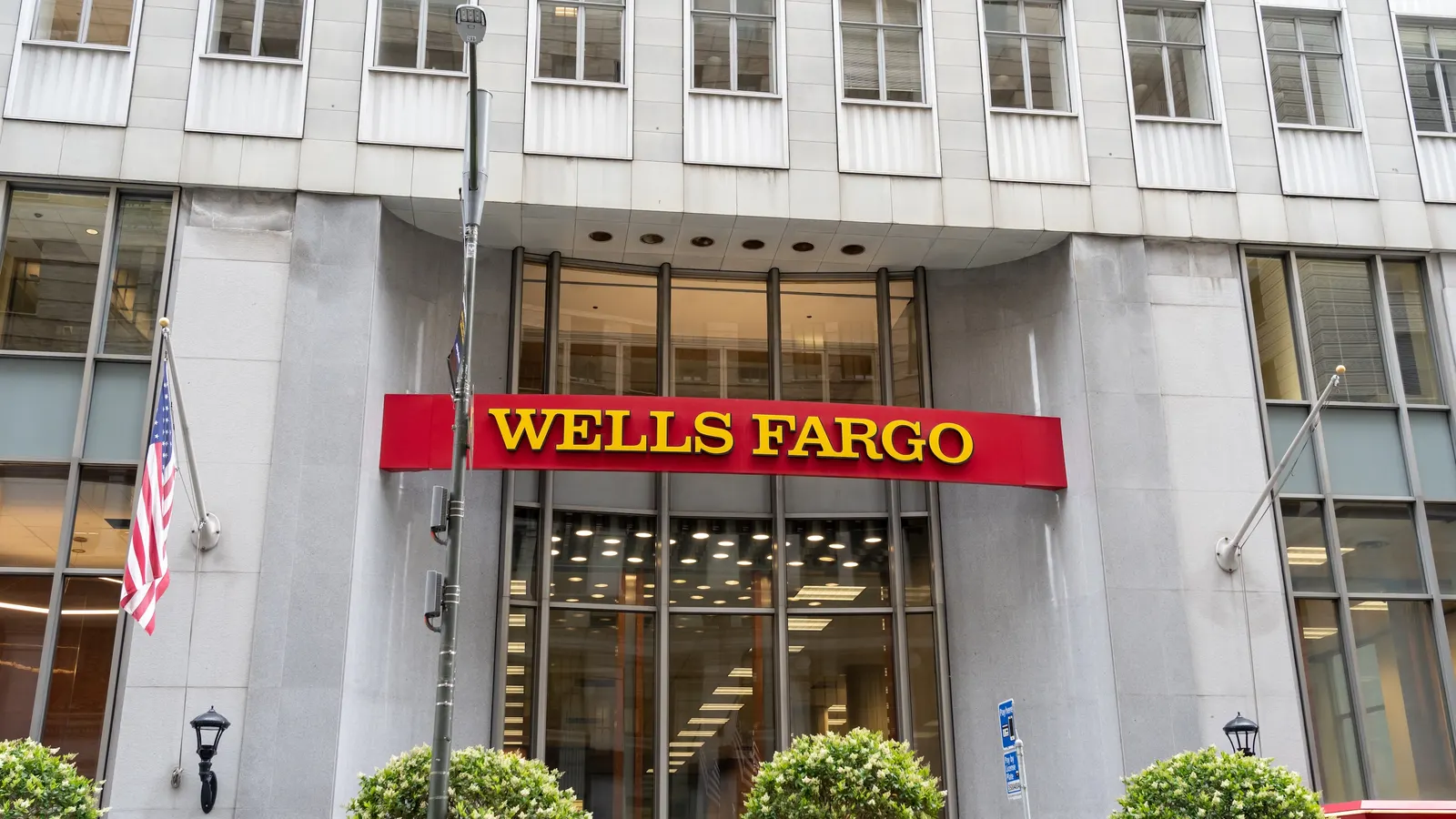 Wells Fargo sets 2027 target for AI-driven workflow redesign